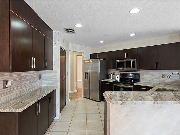 5th image of 142 Citrus Park Circle