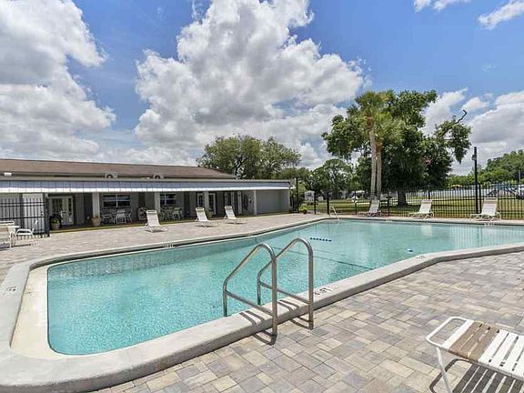 3rd image of 411 River Bay Dr