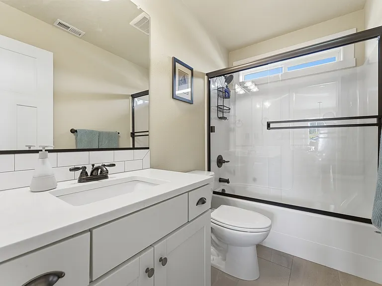 7340 N Stanford Ave #A — Photo 15