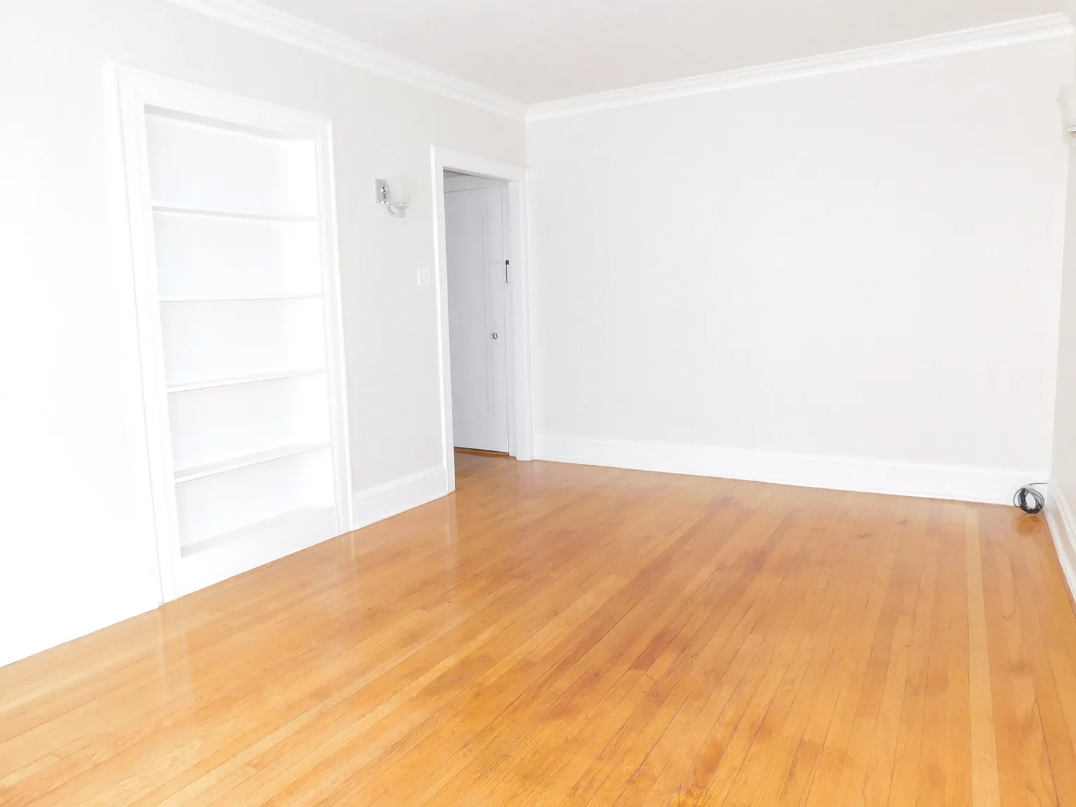 Studio, 425 sqft, $1,325 — Photo 3