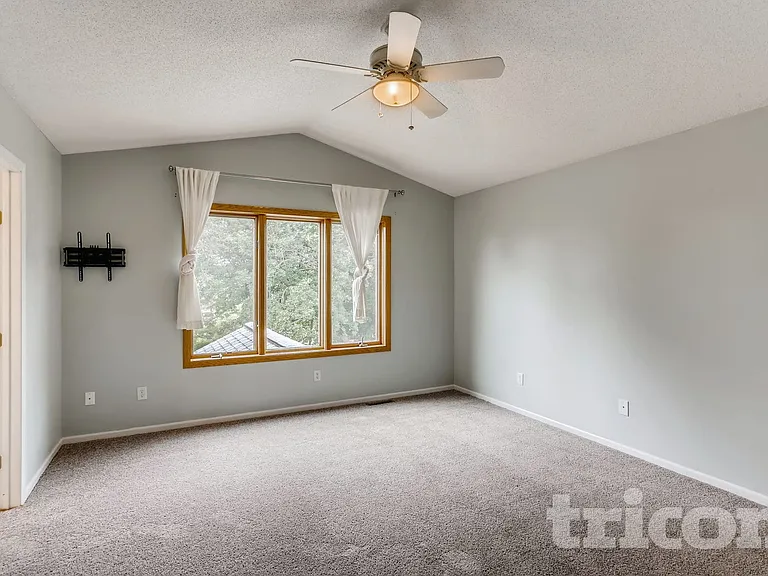 1259 Irvine Dr — Photo 8