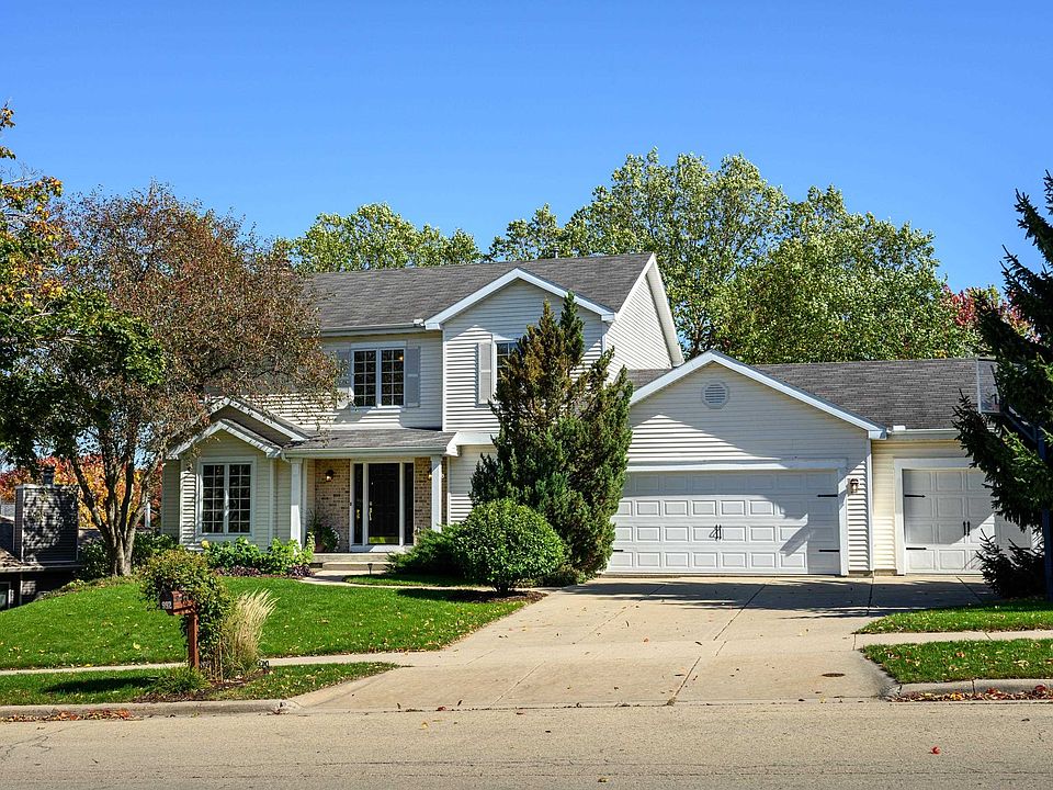 1st image of 992 Autumn Ridge Ct