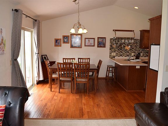 3rd image of 6608 Cavin Dr