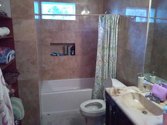4th image of 2851 W Bay Ave