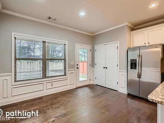 5th image of 2251 Nichols Glen Dr