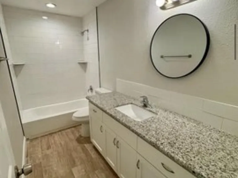 195 Hoover St — Photo 5