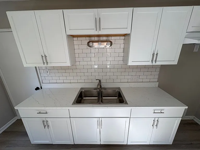 5137 W Keefe Ave — Photo 3