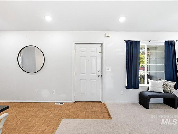 4th image of 7373 Edgebrook Dr