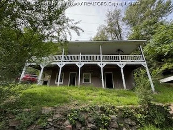 202 Shamrock Rd, Logan, WV 25601