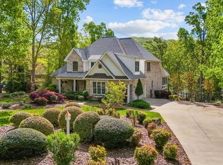 135 Harbor Dr W, Lexington, NC 27292