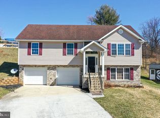 994 View Crest Ct, Front Royal, VA 22630