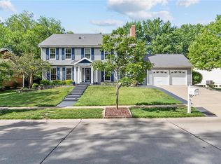 15743 Country Ridge Dr, Chesterfield, MO 63017