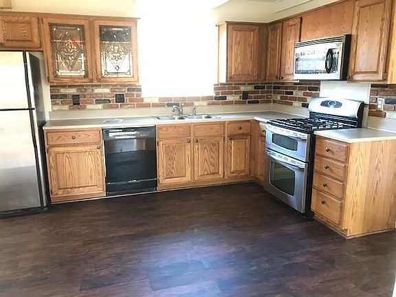 4th image of 4008 Queen Mary Dr