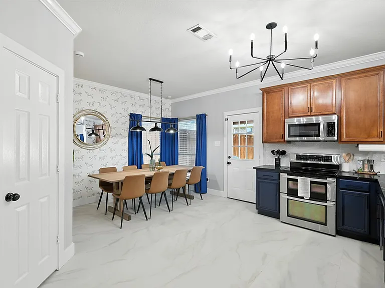2516 Castle Pines Dr — Photo 17