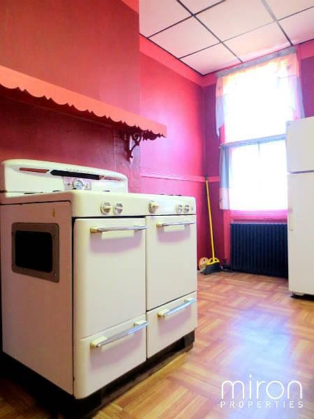 2nd image of 193 Java St APT 3L