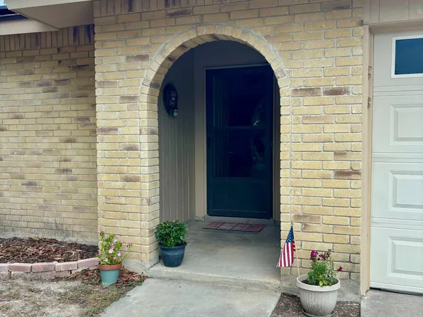 106 Sombrero Dr, Del Rio, TX 78840