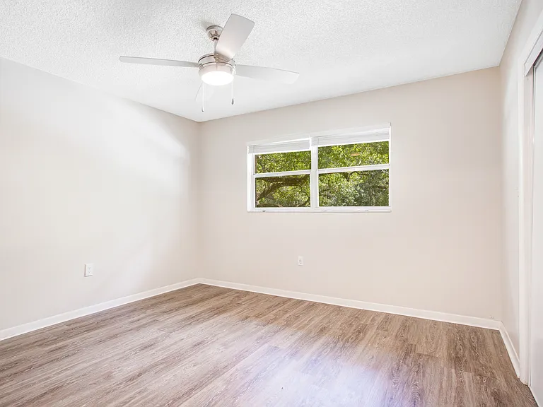 The Henry Apartments — Photo 8