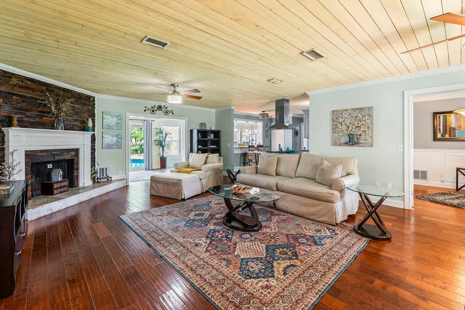 7 bed, 4.0 bath, 2938 sqft, $25,481 — Photo 2