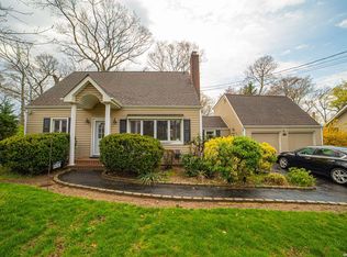 164 Sylvan Rd, North Babylon, NY 11703