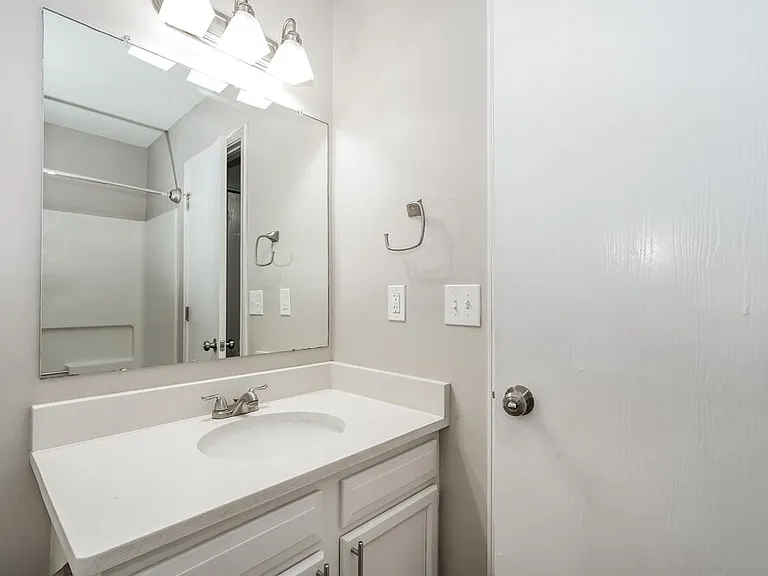 2656 Willowgate Rd — Photo 16