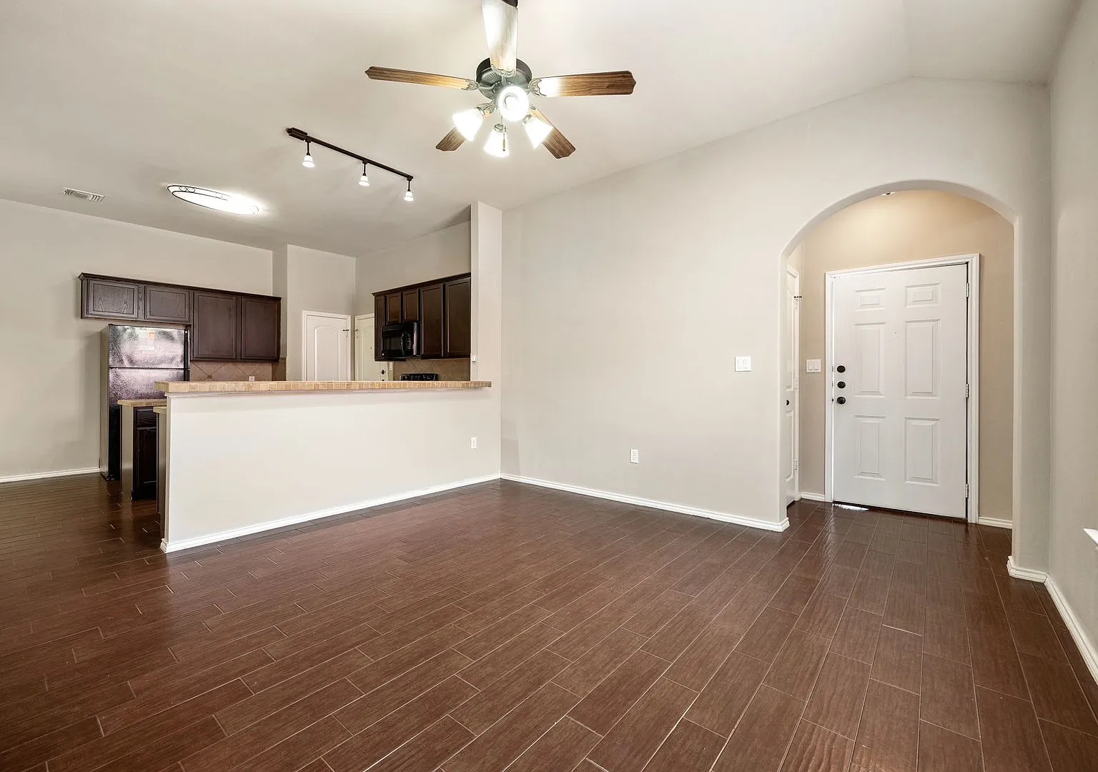 Available Now! Nice 3 Bedroom Duplex Located In New Braunfels, Texas! — Photo 1