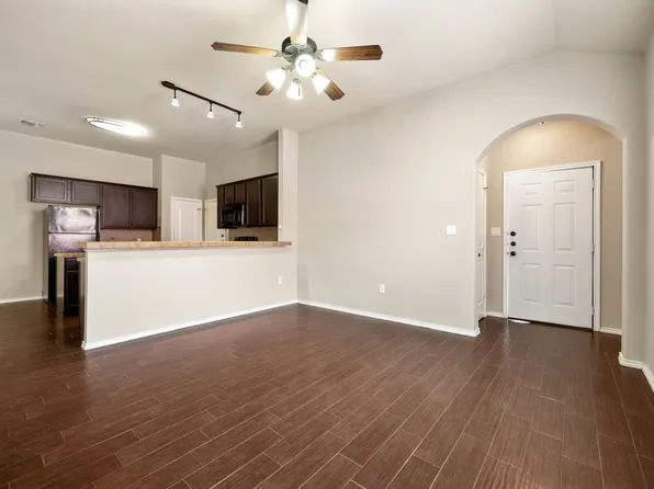 953 Brown Rock Dr, New Braunfels, TX 78130