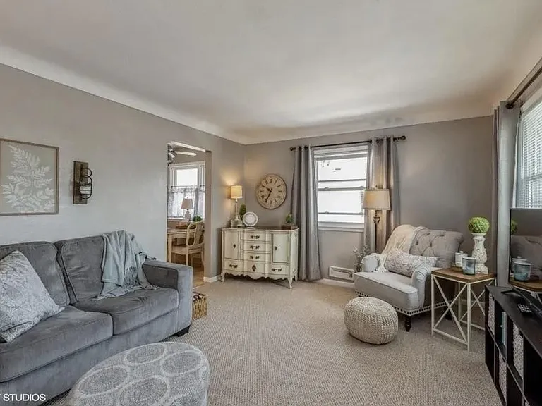 2919 Russell Dr NE — Photo 3
