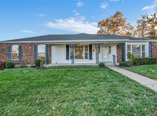 1028 Dutch Mill Dr, Ballwin, MO 63011