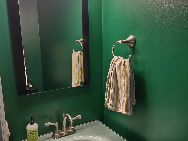This photo has not been altered in any way: no edits or filters have been applied to try to deceive the viewer by having the room appear larger or brighter than it actually is.