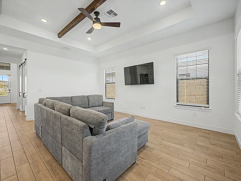 4412 N 203rd Dr — Photo 7