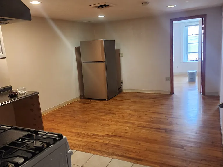 65A Beach St #3A — Photo 2