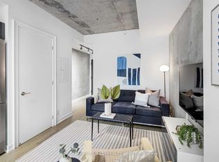 11 Charlotte St #403, Toronto, ON M5V 0M6
