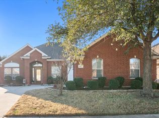 5911 Prairie View Ct, Grand Prairie, TX 75052