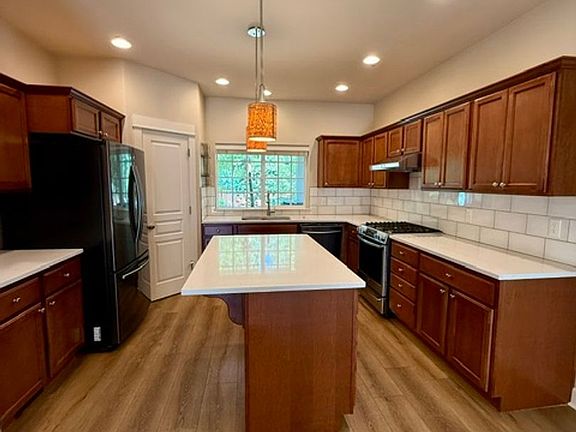 3rd image of 20441 Aberdeen Dr