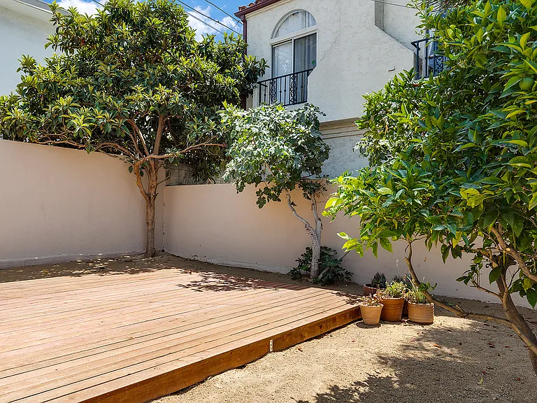 524 N Edinburgh Ave — Photo 12