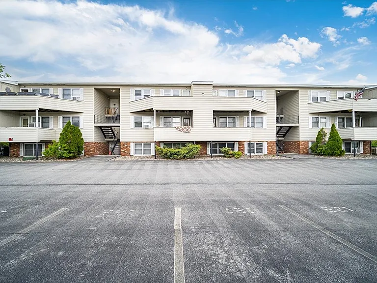 216 West Rd #39 — Photo 3