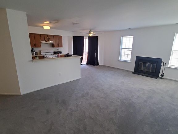 Gigantic open floor plan-New paint and new carpeting