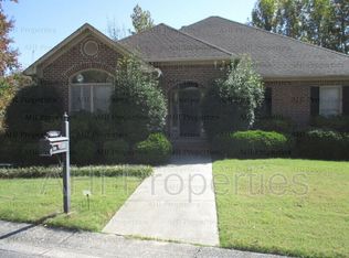 606 N Lake Cir, Birmingham, AL 35242