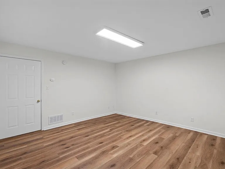 2409-2411 Northampton Dr. — Photo 39