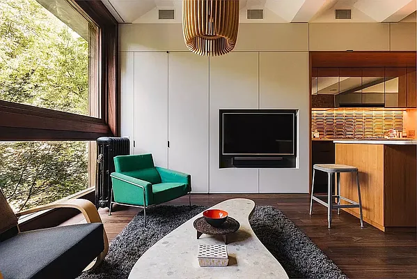 Rented by Gulia Wang, LREB | media 28