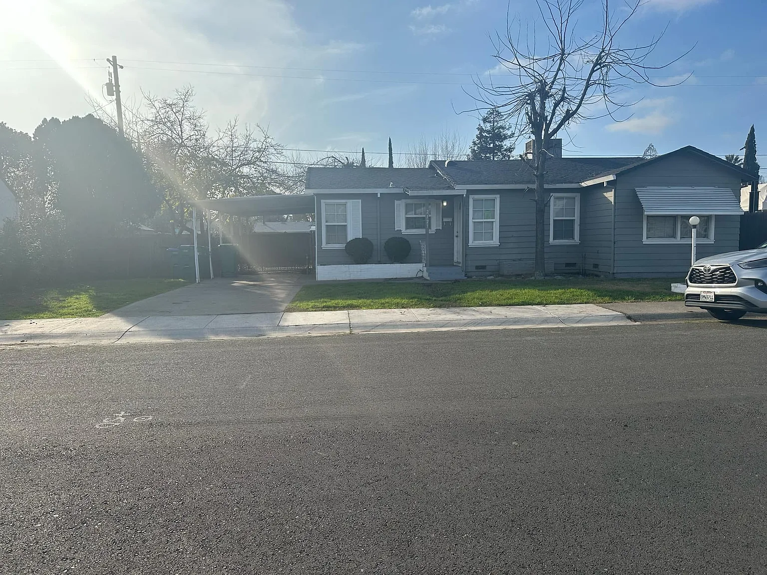 2121 N Carlton Ave photo 1