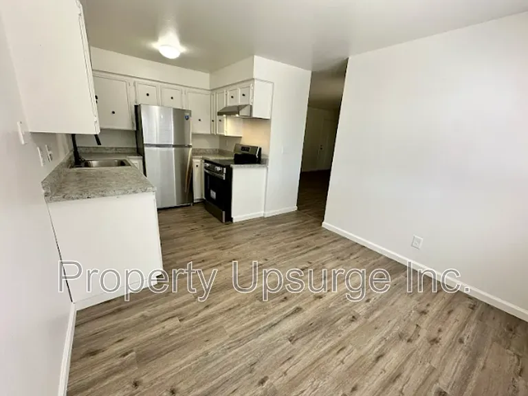 1063 Del Sol Pl #B — Photo 2
