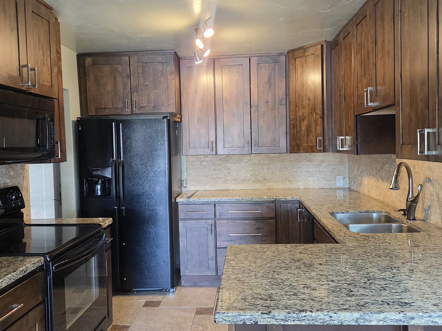 394 West 400 North - 1 — Photo 4