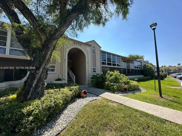 4760 NW 102nd Ave APT 104-12, Doral, FL 33178