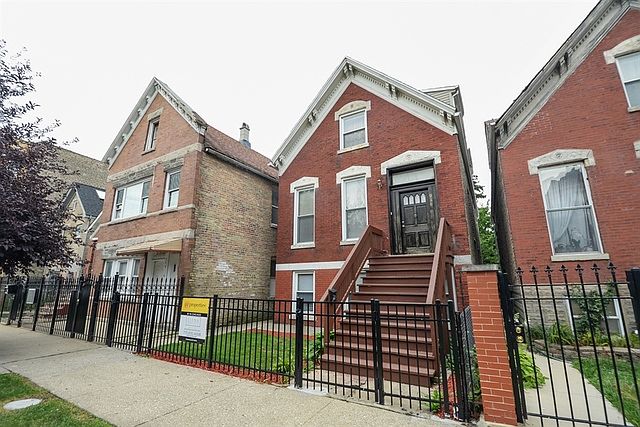 1st image of 918 N Mozart St #1