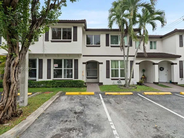 8715 SW 152nd Ave APT 312, Miami, FL 33193