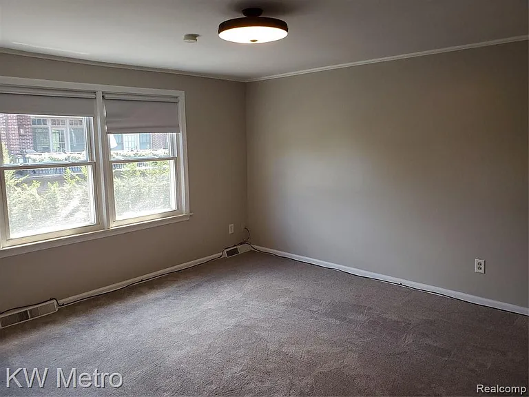 553 N Old Woodward Ave — Photo 13