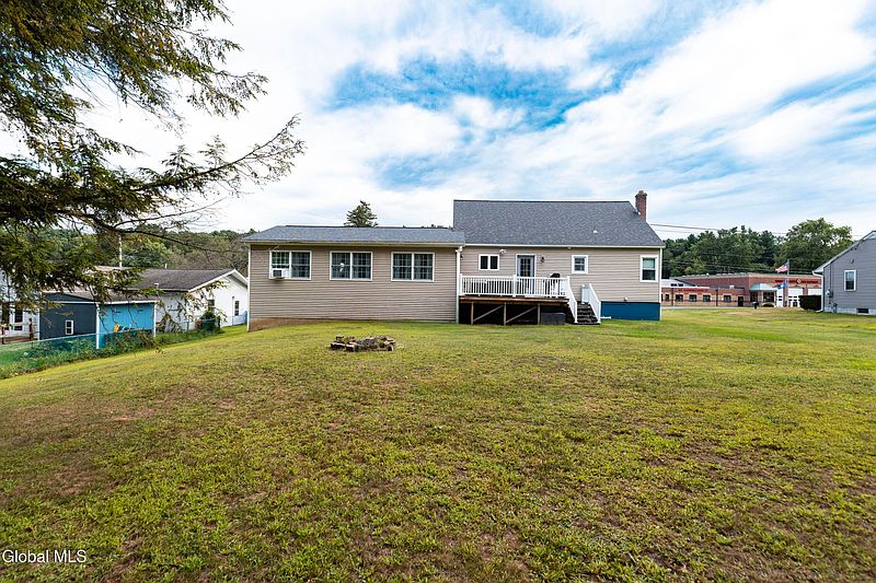 4th image of 1443 Crescent Vischer Ferry Road