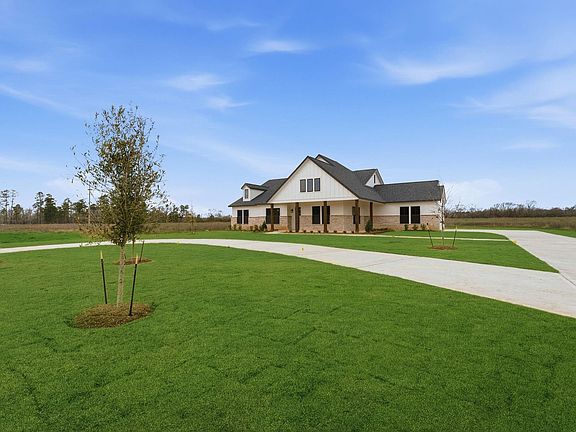 5th image of 151 Seguin Dr