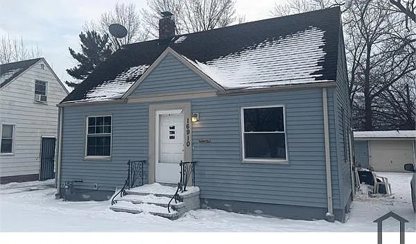 3 bed, 987 sqft, $1,819 — Photo 1